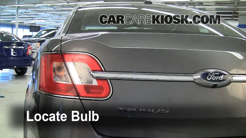 2011 Ford Taurus SEL 3.5L V6 Lights Turn Signal - Rear (replace bulb)